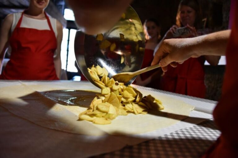 Cookies and Apple Strudel Cooking Class Including Lunch - The 90-minute flow: what you’ll do from start to finish