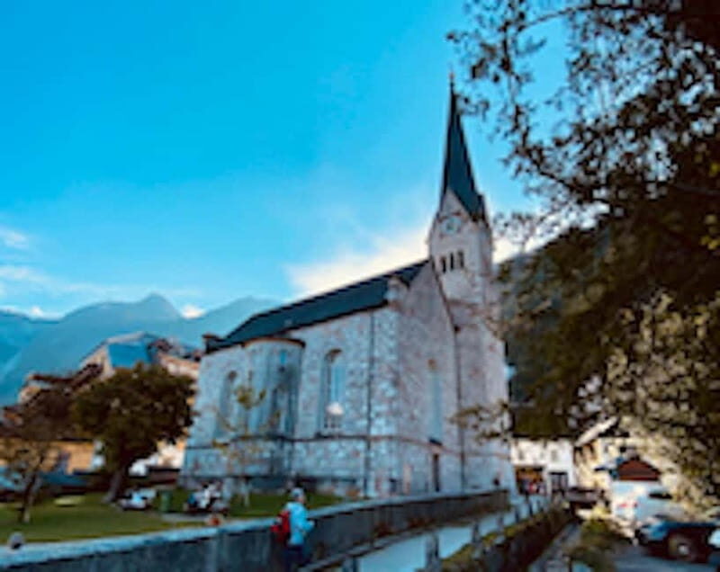 Private day trip from Salzburg to St. Gilgen & Hallstatt - Should you book this Salzburg to St. Gilgen & Hallstatt private trip?