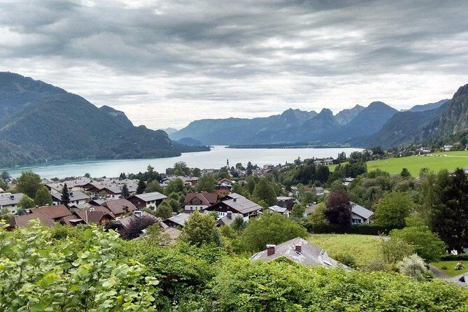 Private Tour: Austrian Lakes and Mountains Tour from Salzburg - St Wolfgang: White Horse Inn, the Gothic Winged Altar, and Wolfgangsee Views