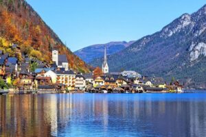 Private Tour: Salzburg Lake District and Hallstatt from Salzburg - The vehicle, timing, and why the morning pickup matters