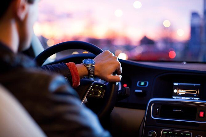 Private Transfer from Salzburg to Vienna: Door-to-door, English-speaking driver - Vehicle comfort and luggage handling: why the car choice matters