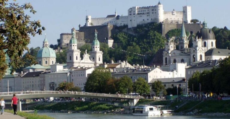 Salzburg 2.5-Hour Walking Tour: Mozart, Old Town & More - New Town to Old Town via Makartsteg: direction, not chaos