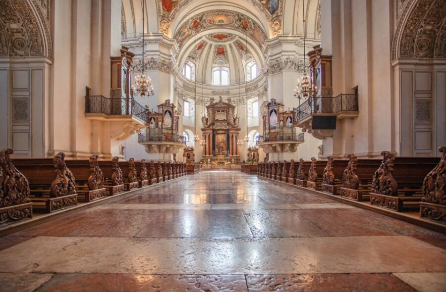 Salzburg Cathedral: Guided Tour with Entry Ticket - Meeting your guide at Salzburg Cathedral’s porch