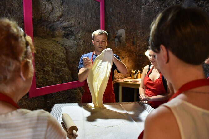 Salzburg Christmas Cookies and Apple Strudel Cooking Lesson - Lunch With Goulash: Included Comfort Food While You Bake