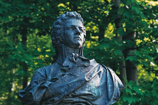 Salzburg On the Traces of Mozart Private Tour - Mozart Residence Museum Finish: Tickets Included, Audio Guides for Flexibility