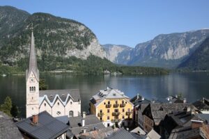 Salzburg Super Saver: Hallstatt & Original Sound of Music Tour - Hallstatt time: best use of your 2.5 hours